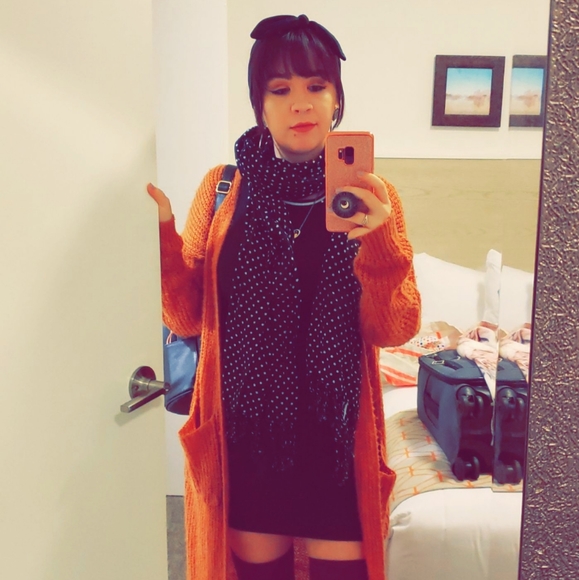 Meet your Posher, Rocio - Picture 2 of 3